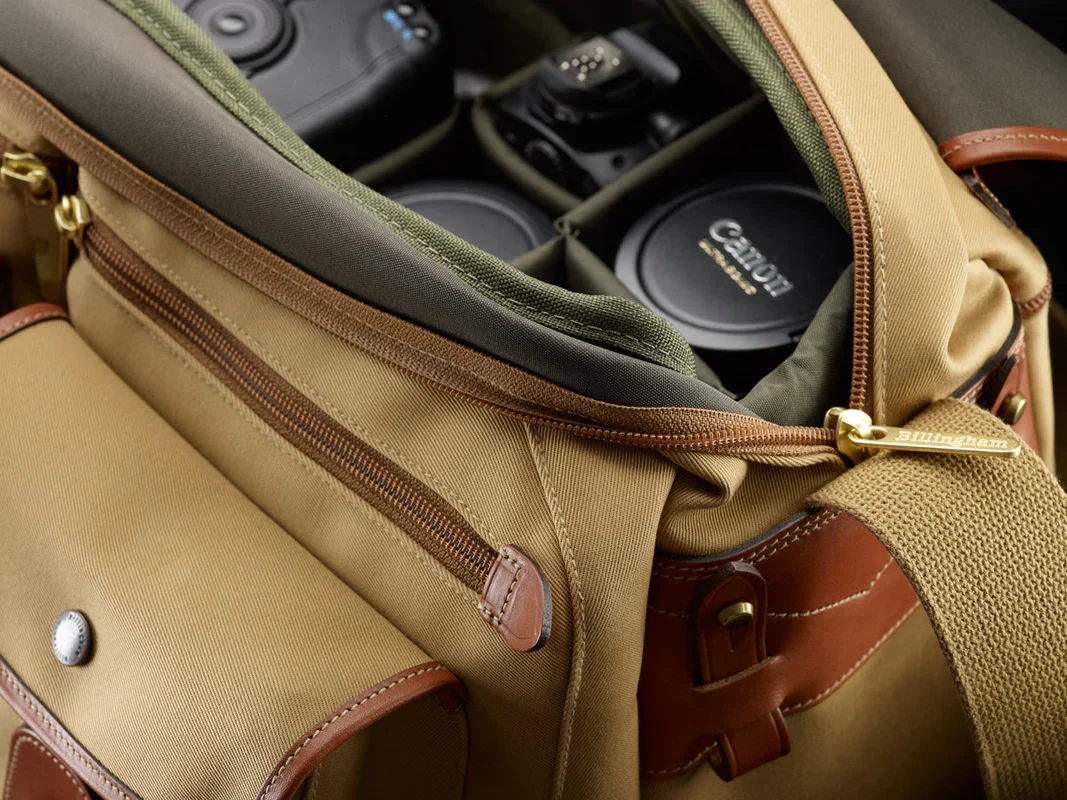Billingham 550 Camera Bag - Khaki Canvas / Tan Leather - Image 3