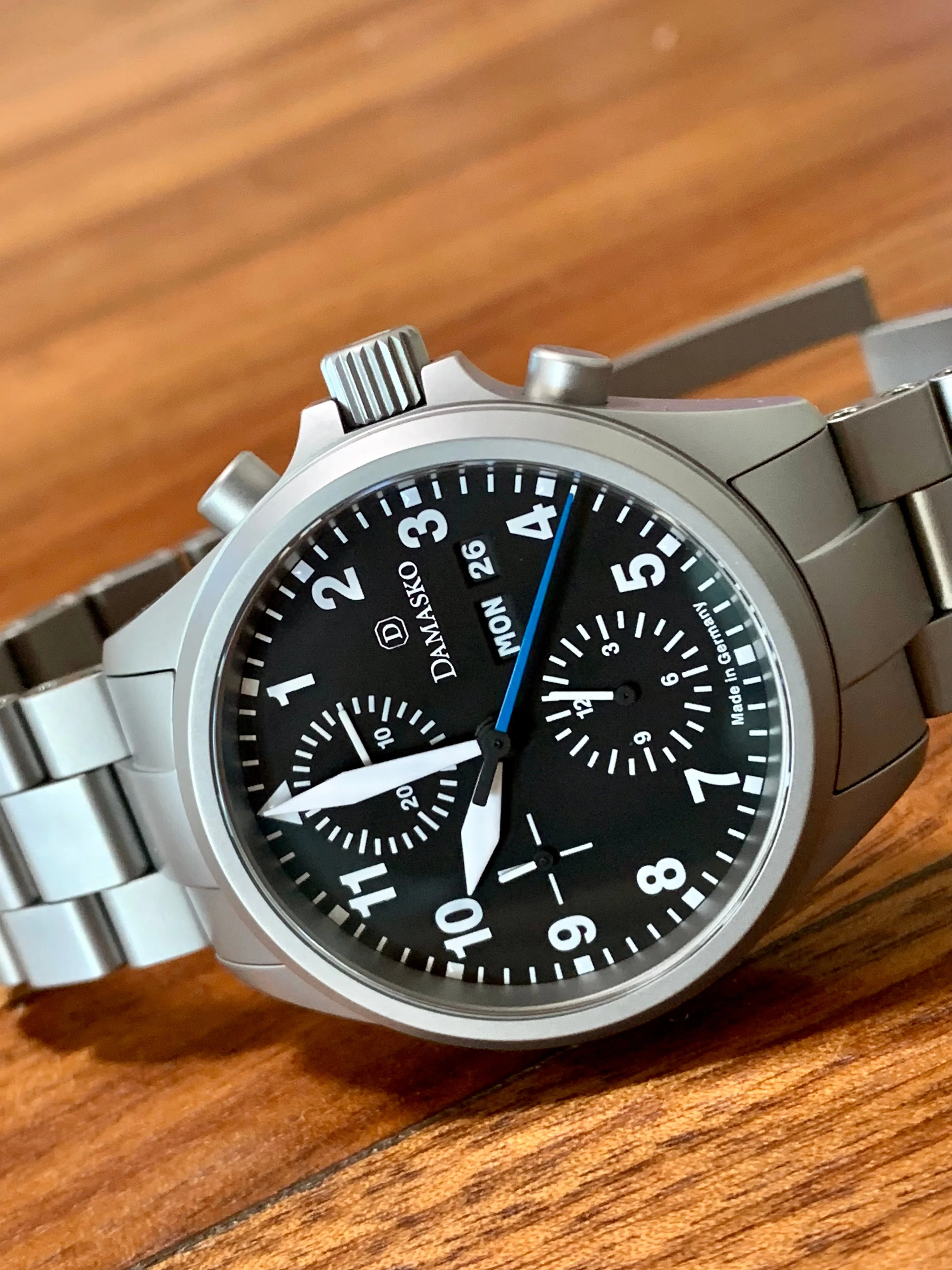 Damasko DC58 on Bracelet - Image 3