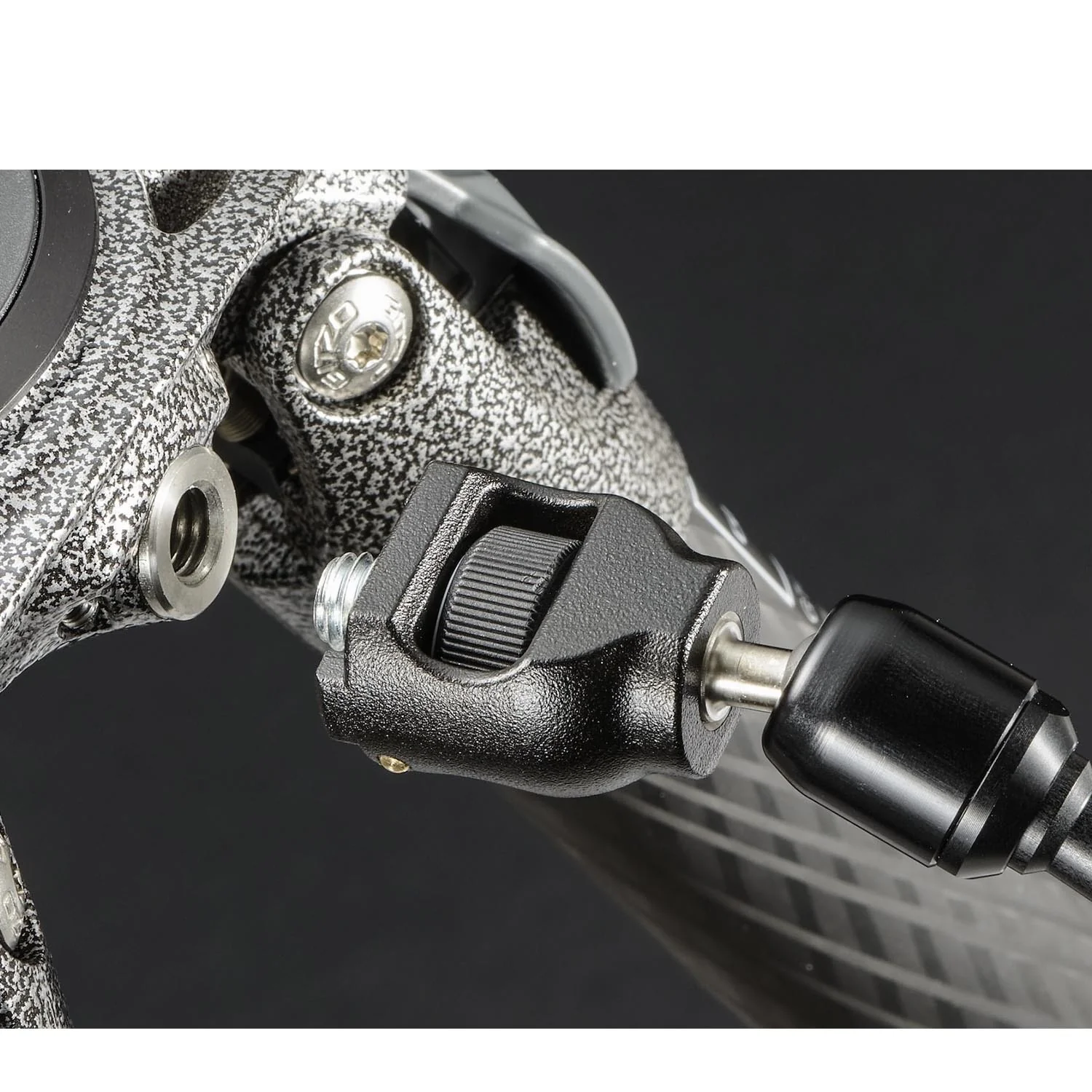 Gitzo Mountaineer GT1532 Tripod Series 1, 3 Section - Image 4