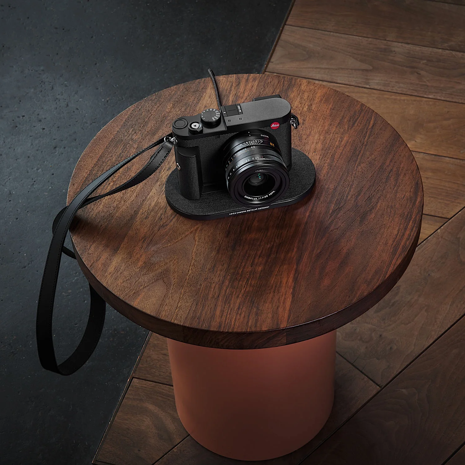 Leica Wireless Charging Handgrip HG-DC1 for Leica Q3 - Image 2