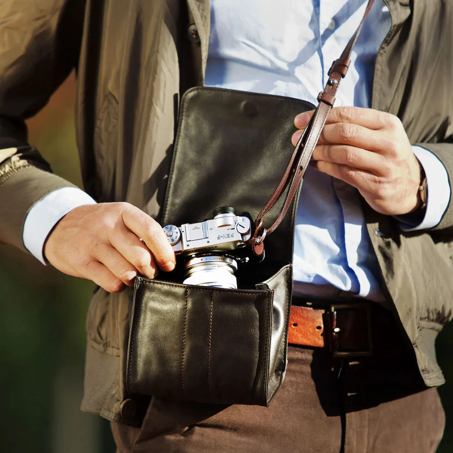 Oberwerth 1-Second Camera Holster - Dark Brown - Image 2