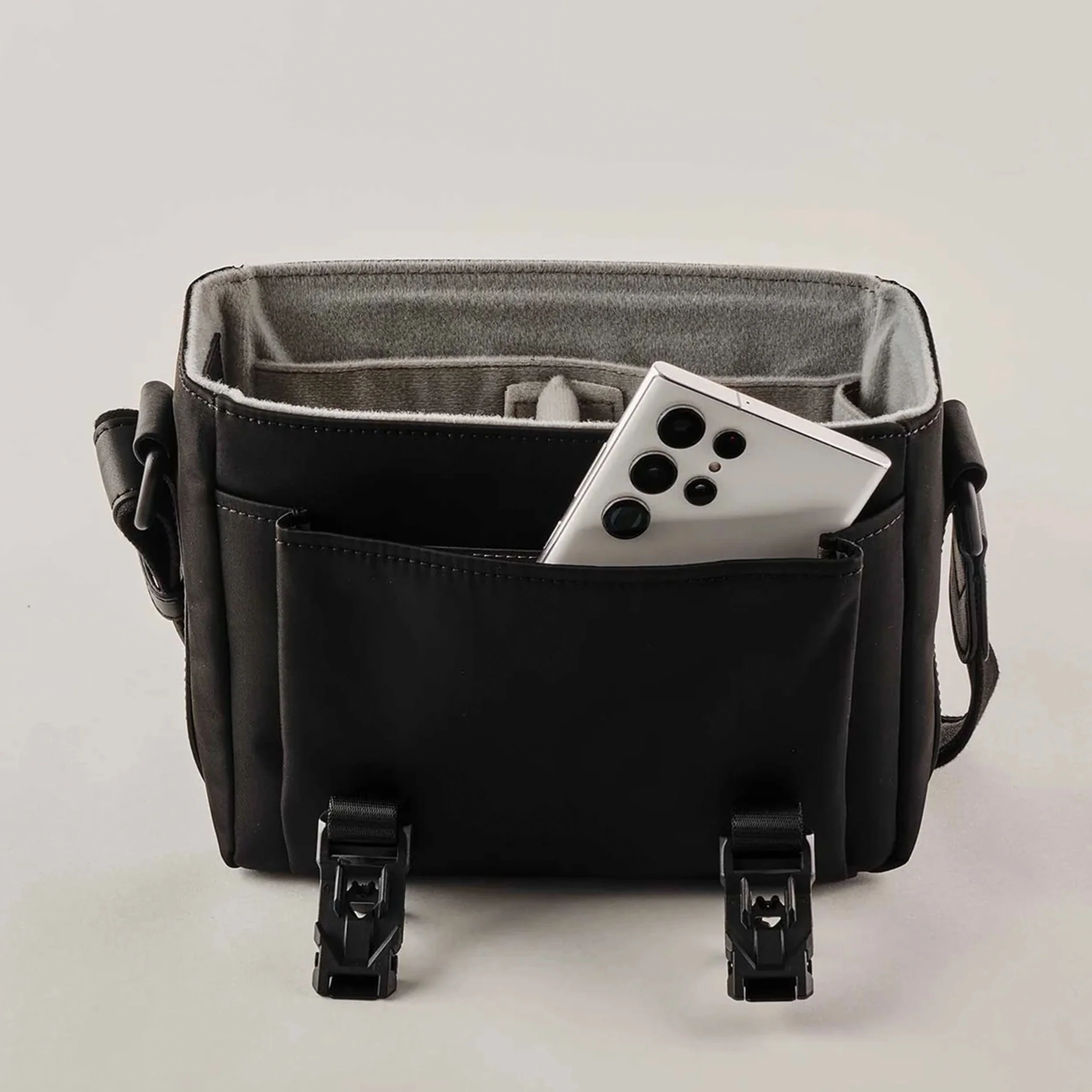 Oberwerth Relon Bag M - Black - Image 4