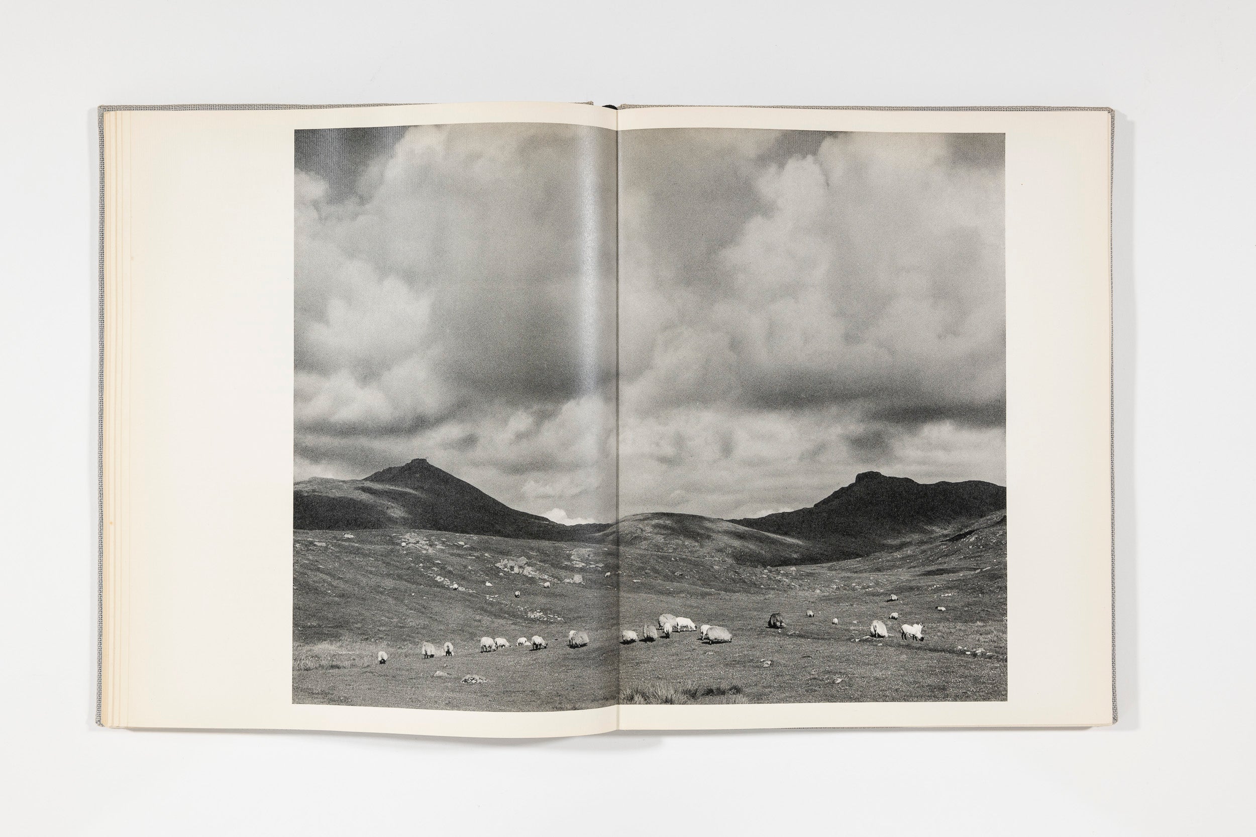 Paul Strand, Tir a Mhurain (8) - Image 9