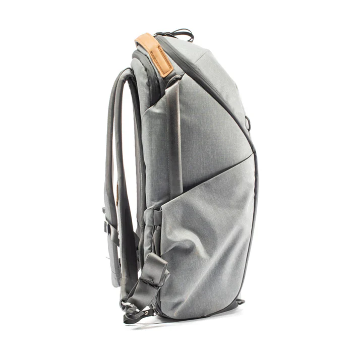 Peak Design Everyday Backpack 15L Zip - Ash - Image 3