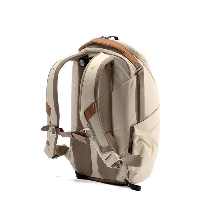 Peak Design Everyday Backpack 15L Zip - Bone - Image 3