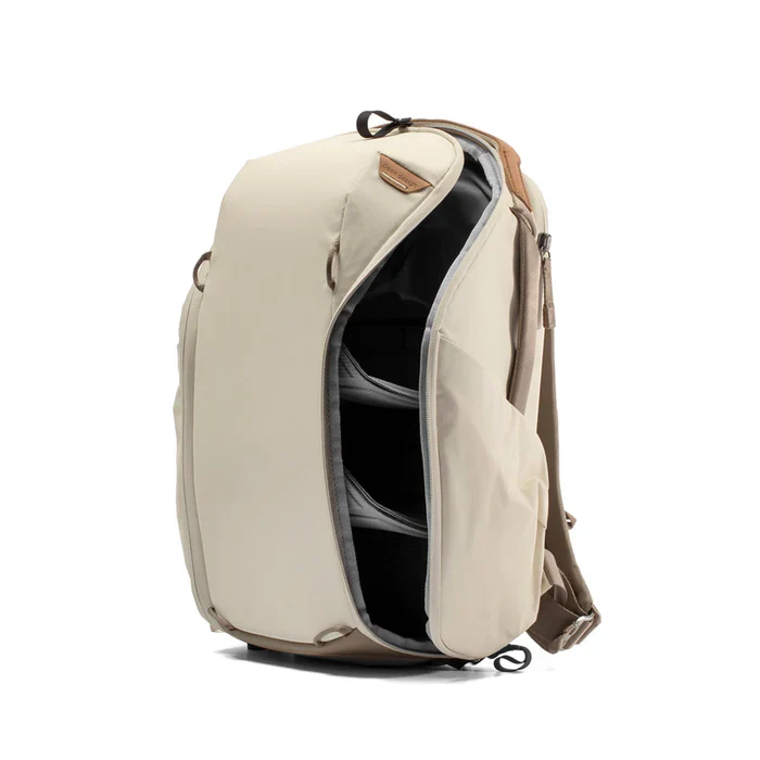 Peak Design Everyday Backpack 15L Zip - Bone - Image 4