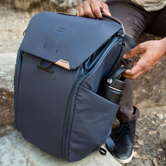 Peak Design Everyday Backpack 20L v2 - Midnight - Image 3