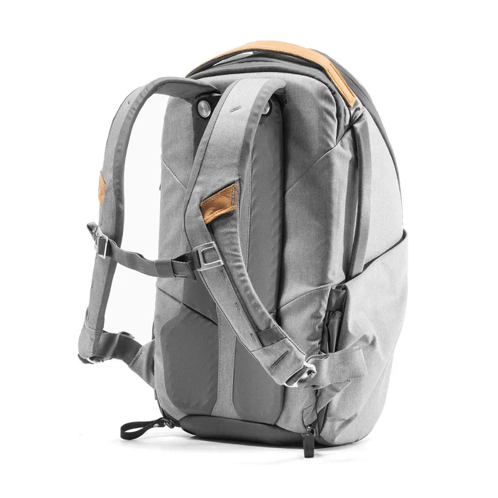 Peak Design Everyday Backpack 20L Zip - Ash - Image 3