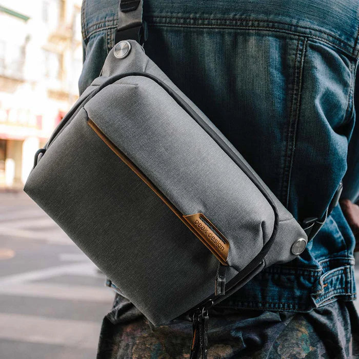Peak Design Everyday Sling 10L v2 - Ash - Image 5
