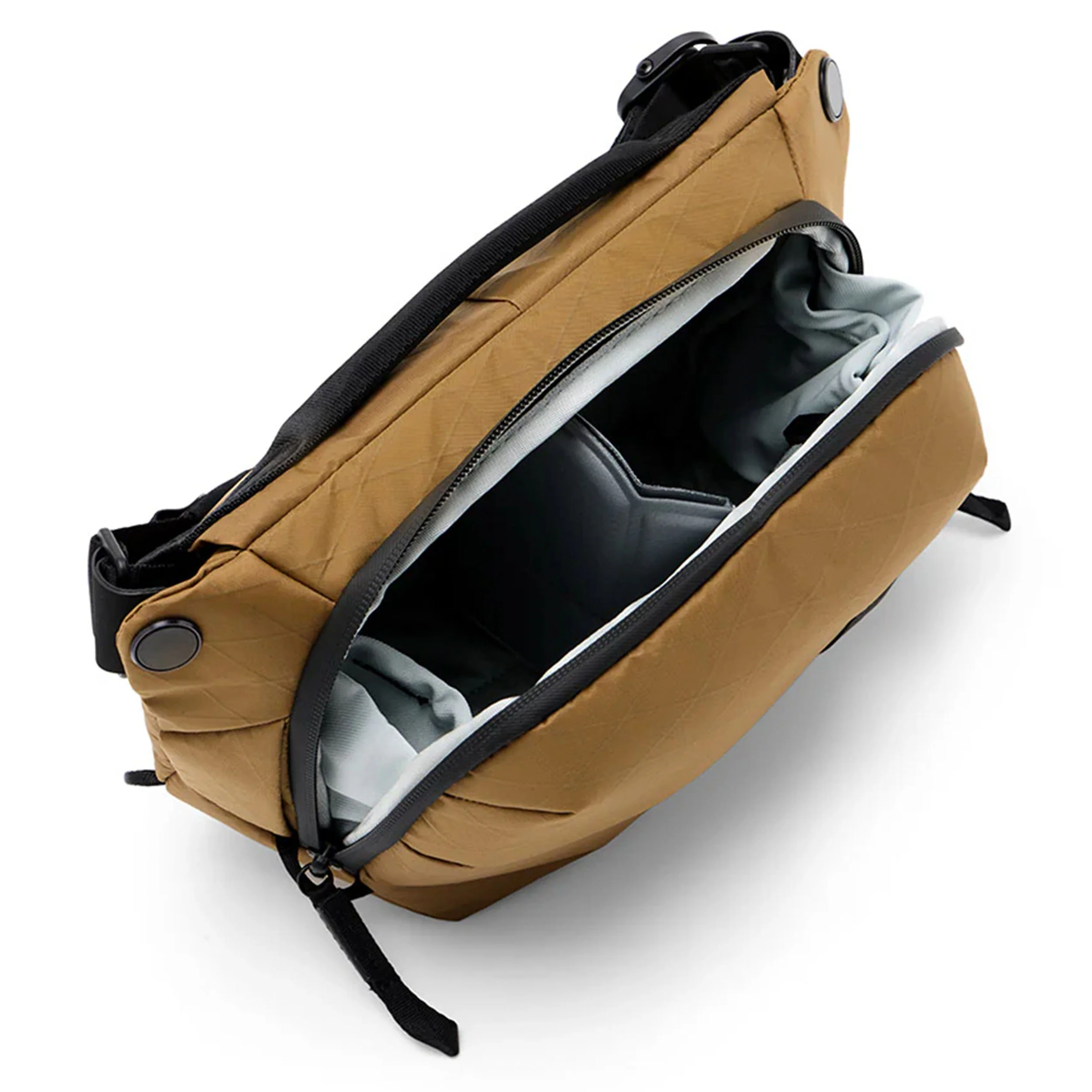 Peak Design Everyday Sling 3L v2 Coyote - Image 3