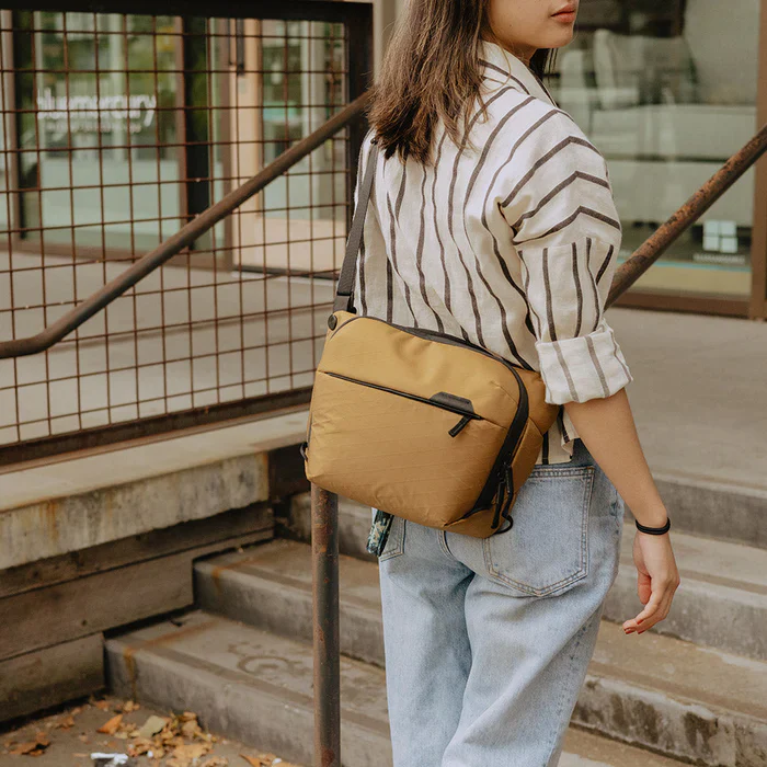 Peak Design Everyday Sling 6L v2 Coyote - Image 6