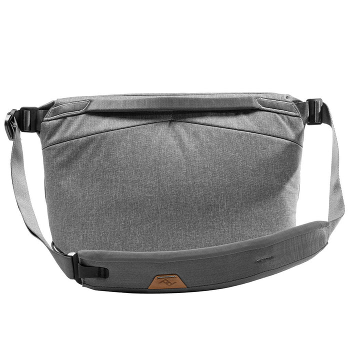 Peak Design Everyday Sling 6L v2 - Ash - Image 2