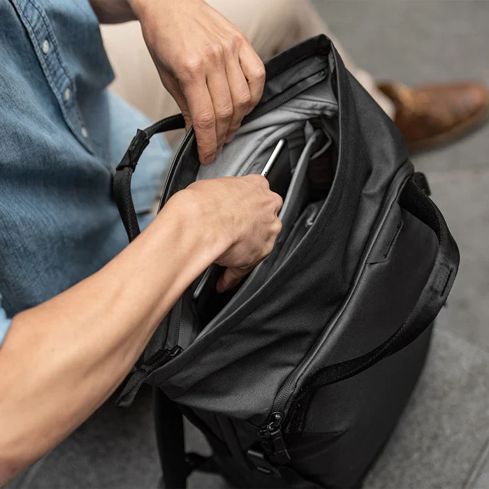Peak Design Everyday Totepack 20L V2 - Black - Image 7
