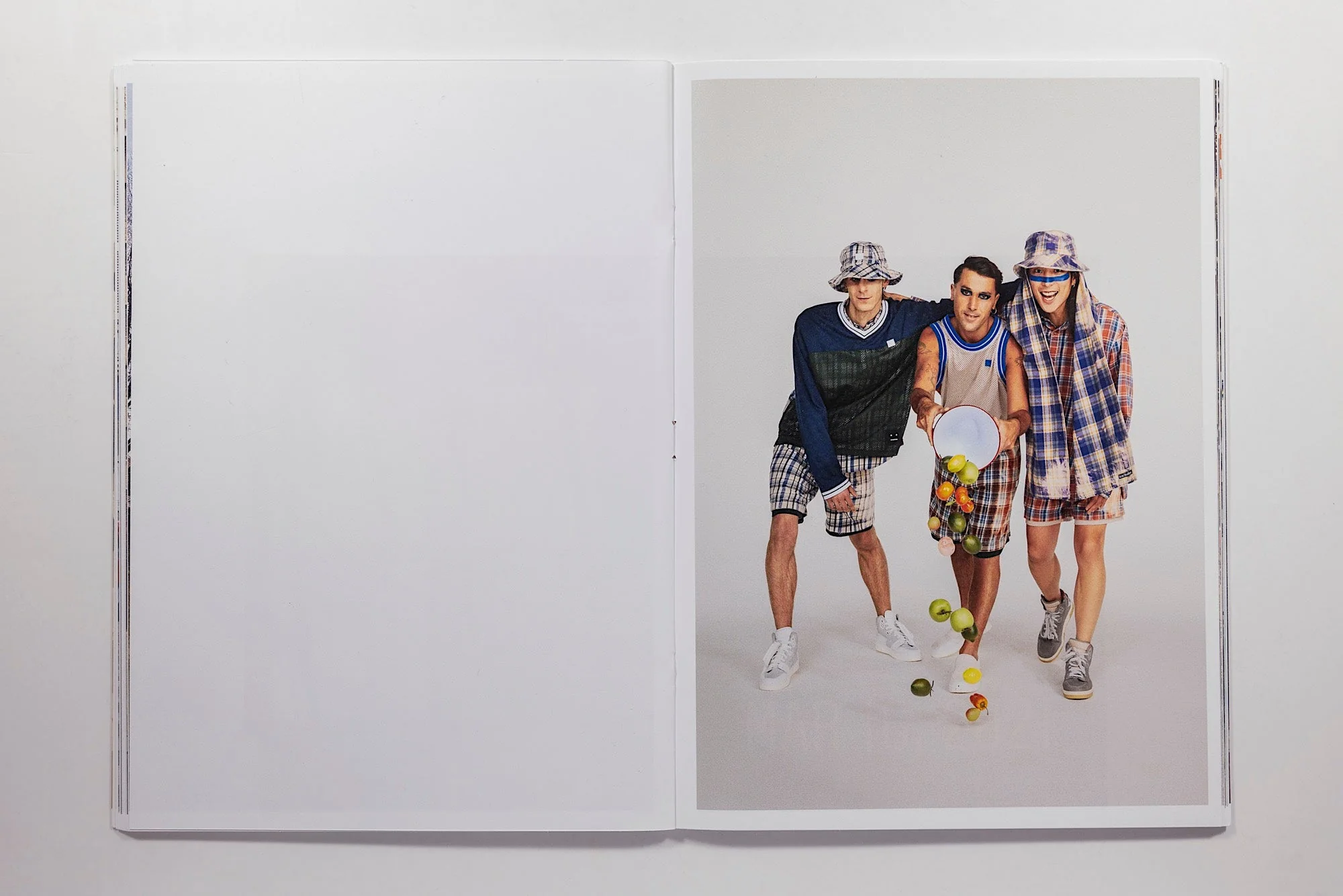 Roe Ethridge Zine 321 - Image 7