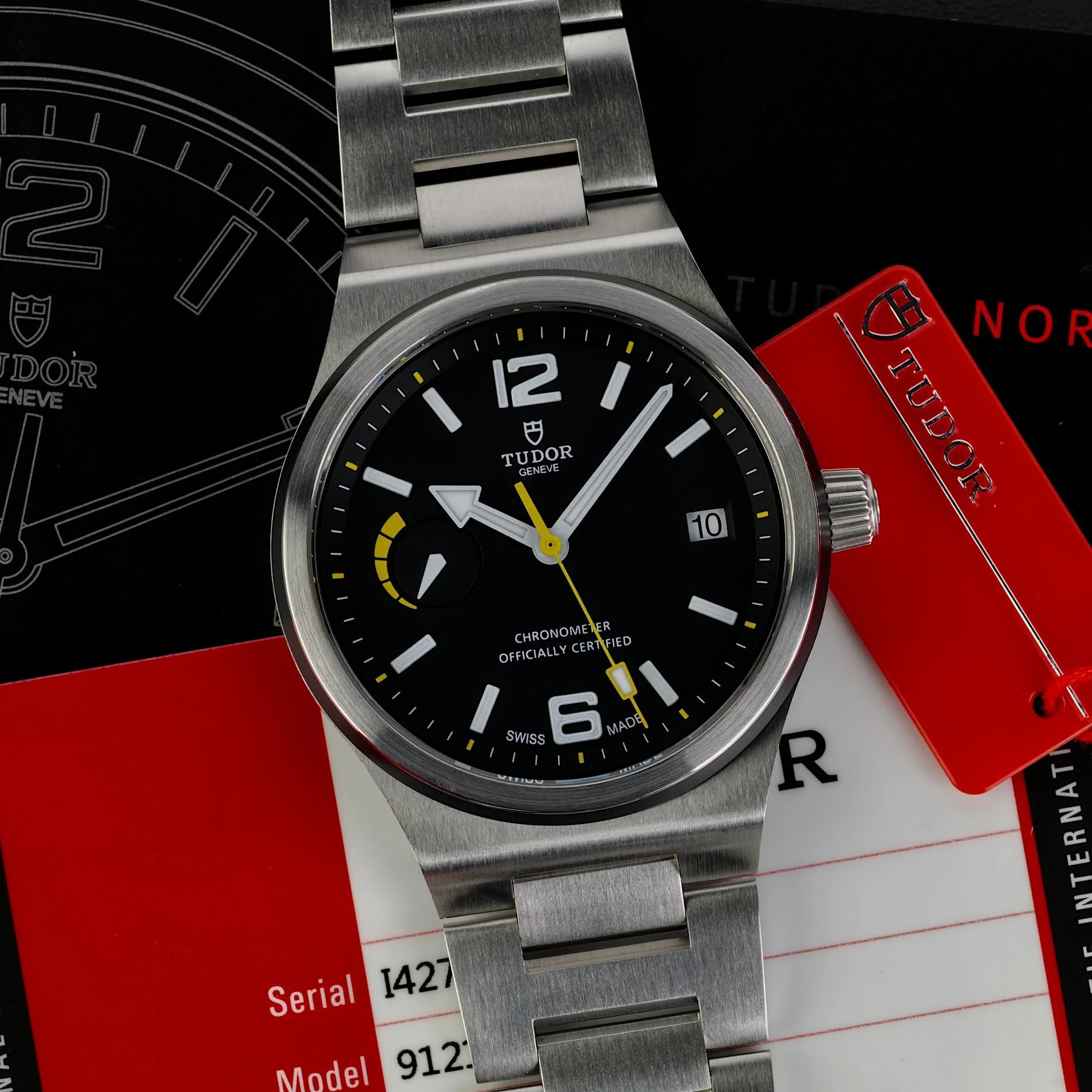 Tudor North Flag Ref 91210N I427362